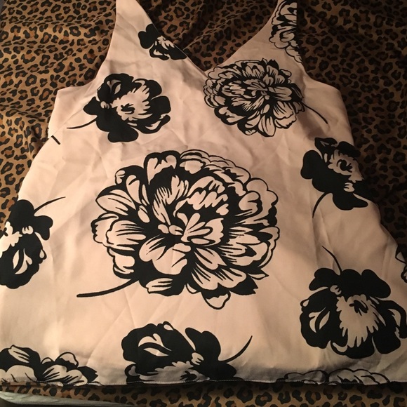Never worn Banana Republic floral tank top!