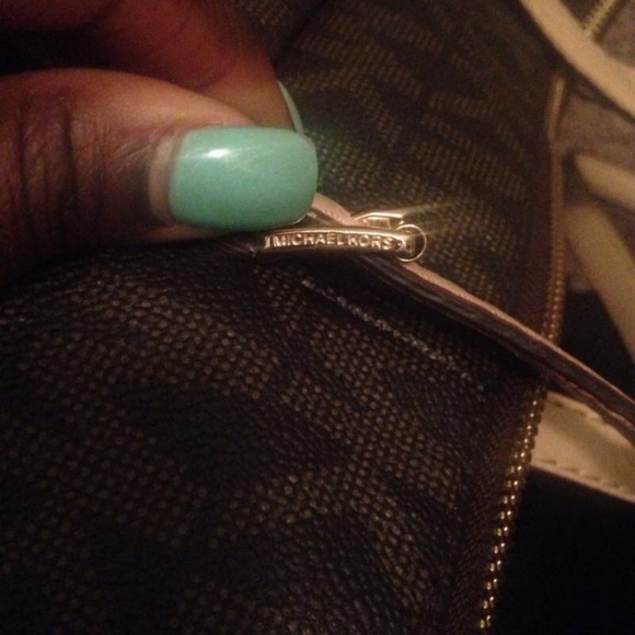Authentic Micheal Kors Bag - Picture 3 of 4