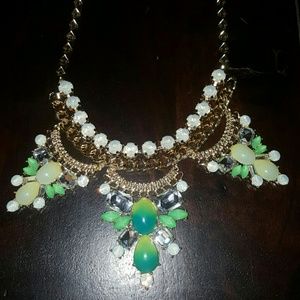 Green statement necklace