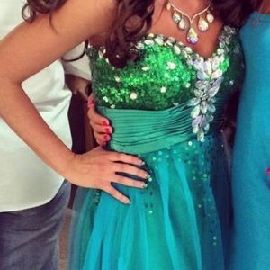 PROM DRESS FOR SALE!!