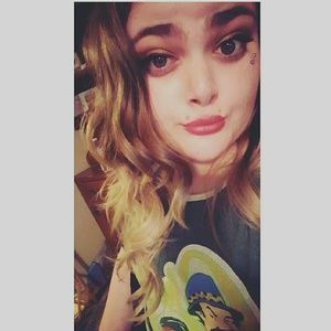 Meet your Posher, Alexis