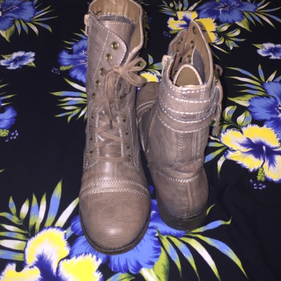 Jaycer Taupe Combat Boots - Picture 3 of 4