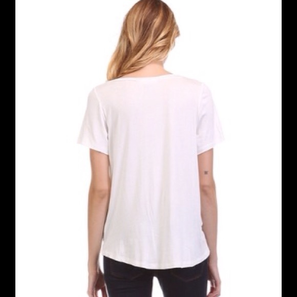 Adorable tie front tee shirt - Picture 2 of 2