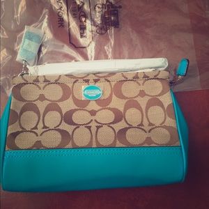 Coach 48442 Large Legacy Signature  Wristlet