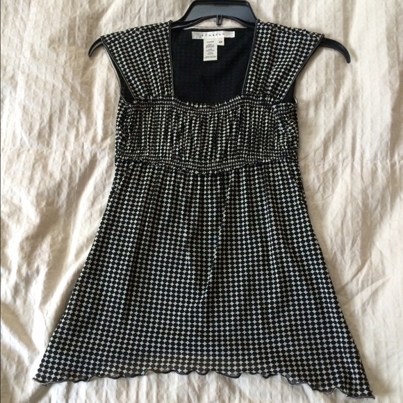 Adorable summer top xs great condition! - Picture 2 of 2