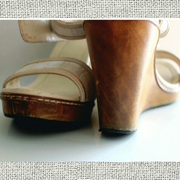 🚫⛔SOLD!!⛔White leather Zara wedge sandals - Picture 4 of 4