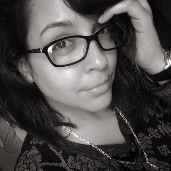 Meet your Posher, Teresita - Picture 1 of 1