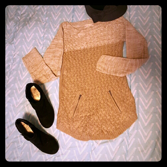 Tan Color-block Sweater with cute zipper details