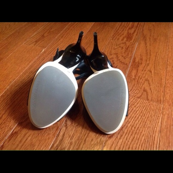 Heels - Picture 2 of 4