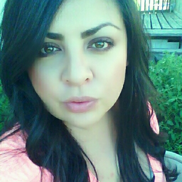 Meet your Posher, Tracy - Picture 1 of 1