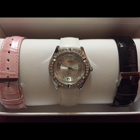 Guess watch set - 3 interchangeable bands