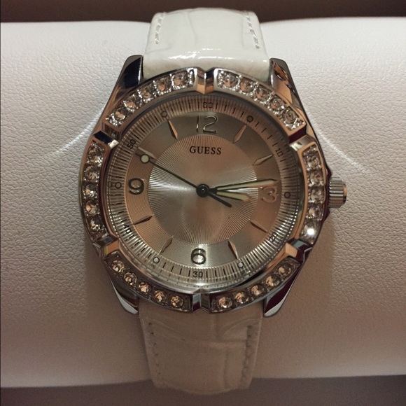 Guess watch set - 3 interchangeable bands main image 4