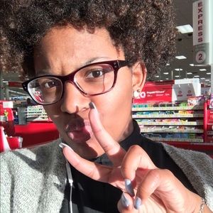 Meet your Posher, Dionna