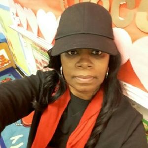 Meet your Posher, Suzanne