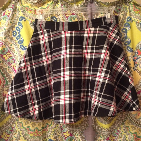 Plaid Circle Skirt F21 - Picture 1 of 3