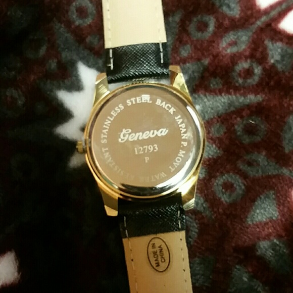 NWOT Geneva Gold and Black Leather Strap Watch - Picture 3 of 4