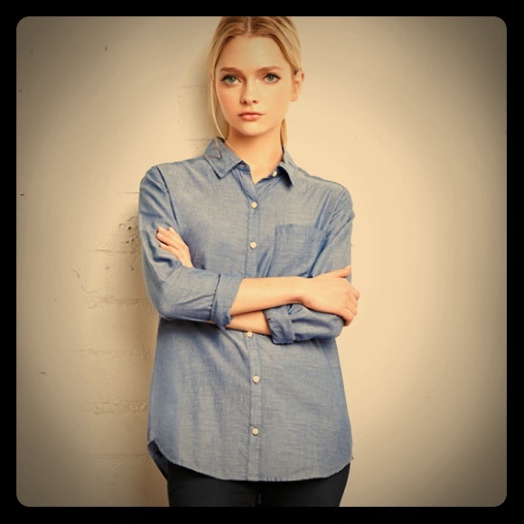 NWOT Forever 21 Classic Chambray Shirt