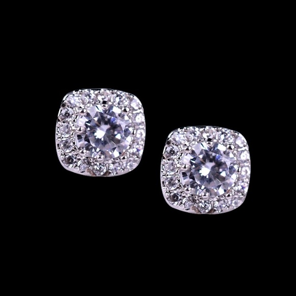 925 Sterling Silver Antiallergic Earrings - Picture 1 of 3