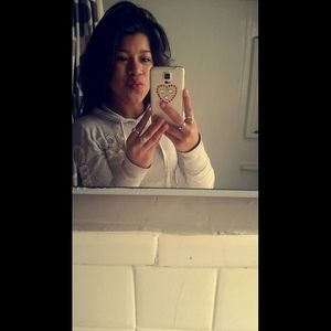 Meet your Posher, Farias