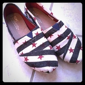 Toms size 8
