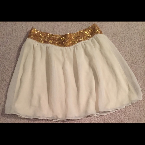 Very classy or preppy skirt