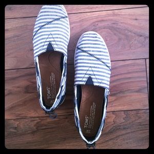 Blue & White Striped Toms
