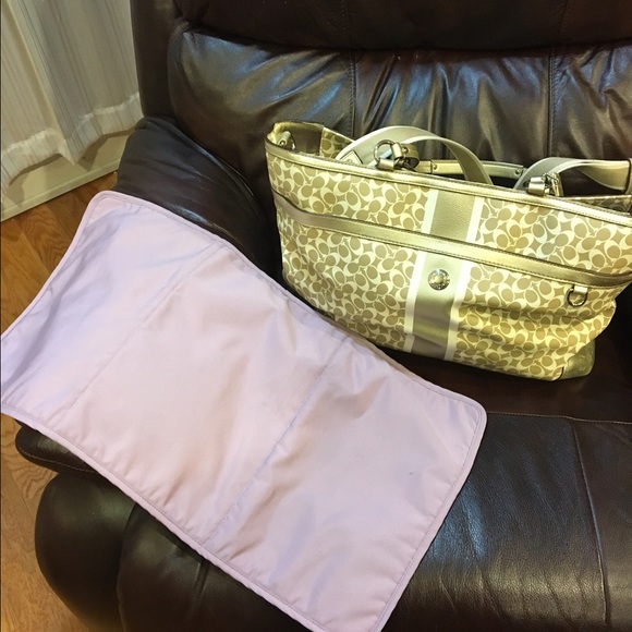 Coach diaper bag gold with lavender - Picture 3 of 4