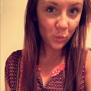 Meet your Posher, Laura