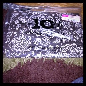 Thirty One Zipper Pouch