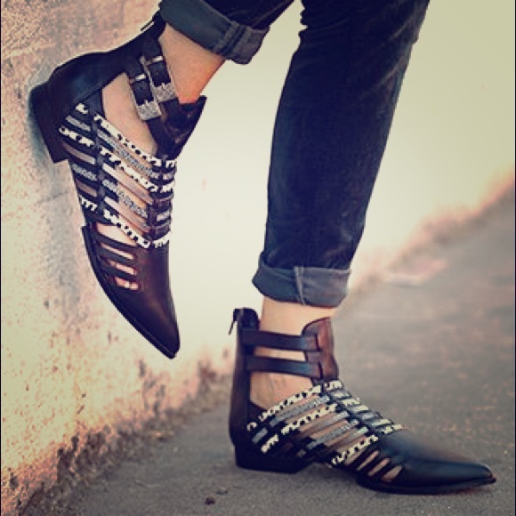 1 Day Sale!! Pointed flat leather cutout booties.