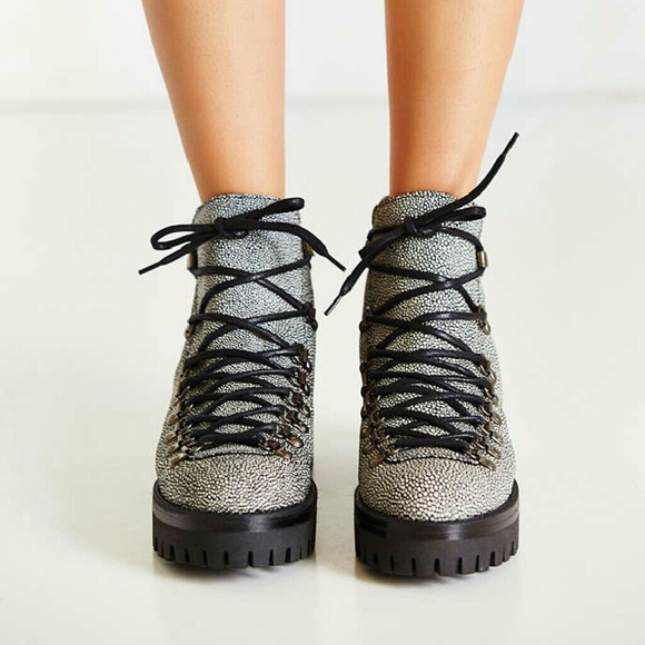 Intentionally blank tharp hiker - Picture 2 of 2