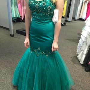 Sherri Hill prom dress