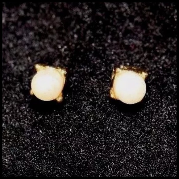 Gold Faux Pearl Layered Starfish Necklace - Picture 5 of 5