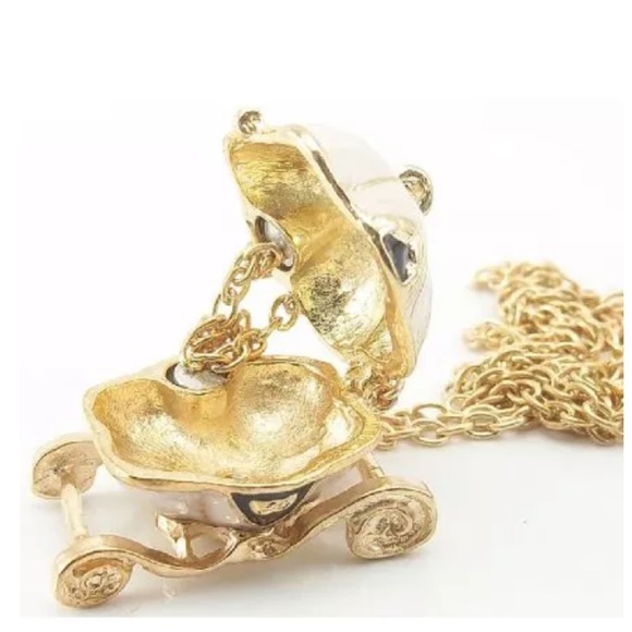 D29 Cinderella Fairy Tale Carriage Charm Necklace - Picture 3 of 4