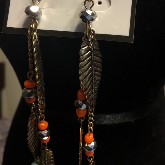 NWT feather Superstar long earrings - Picture 3 of 3
