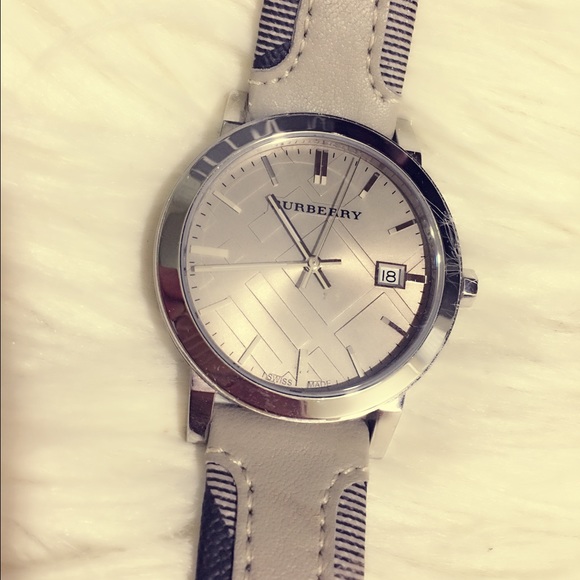 🚫SOLD🚫Burberry Women's Swiss The City Watch