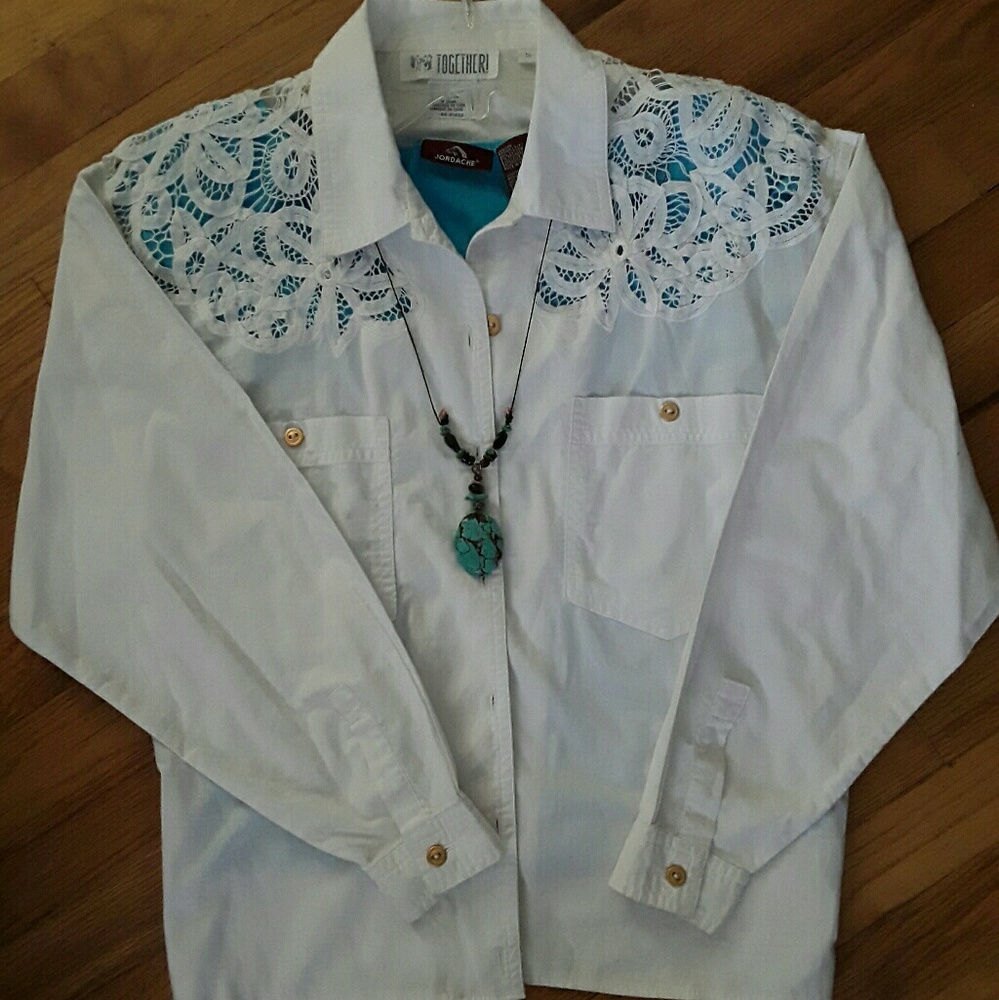WHITE TOGETHER BRAND LACE SHIRT, SIZE SMALL