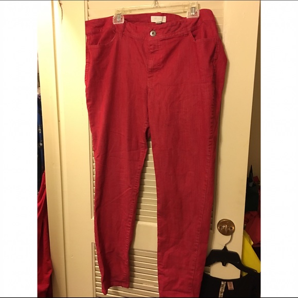 *ADORABLE RED SKINNY JEANS*