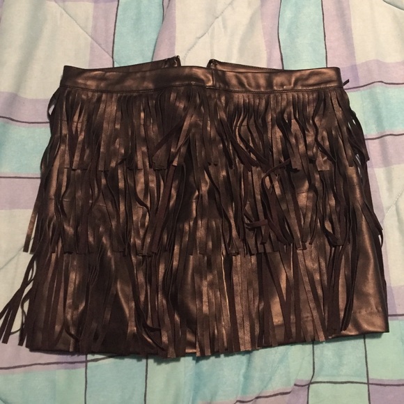 Forever 21 Fringe skirt size small - Picture 1 of 4