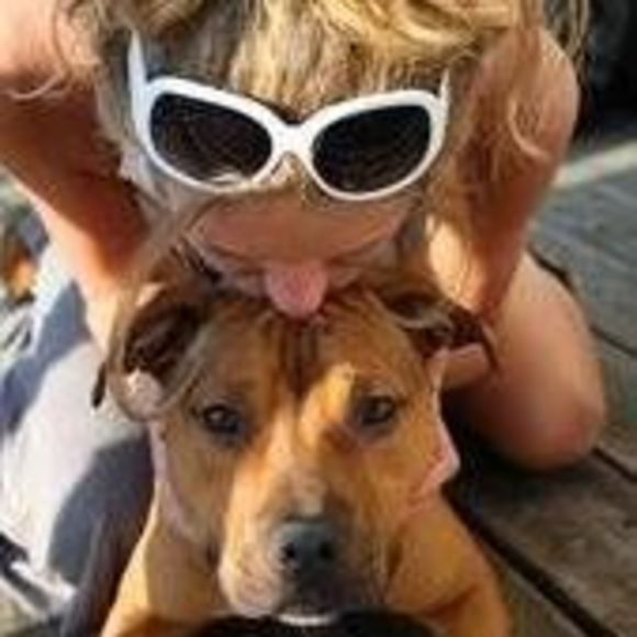 Meet your Posher, Carrie - Picture 2 of 2