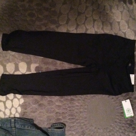 Active wear/Capri yoga pants