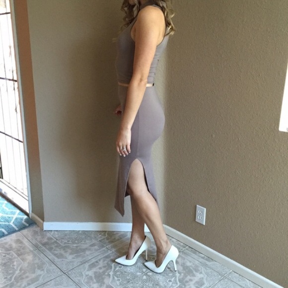 •LAST ONE• Taupe High Slit Midi Skirt - Picture 2 of 4