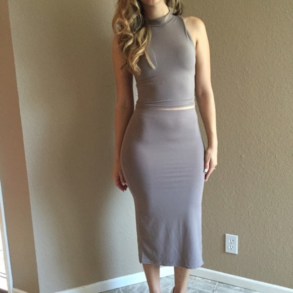 •LAST ONE• Taupe High Slit Midi Skirt - Picture 4 of 4