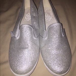 Men US- 6. Women US- 7.5