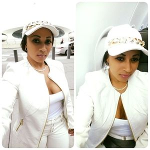 Meet your Posher, Queenie