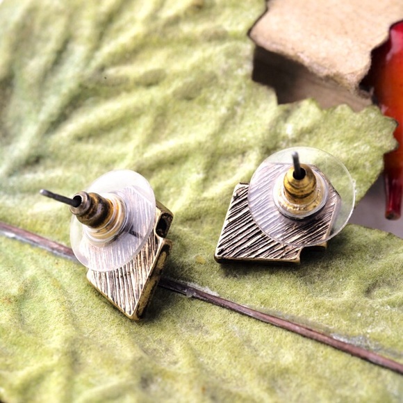 • SALE • Last 1• Nature Lover Stud Earrings • - Picture 3 of 3