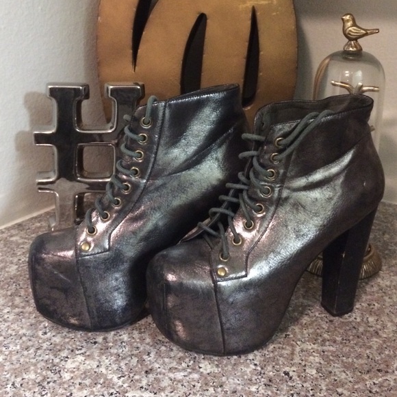 Metallic Litas