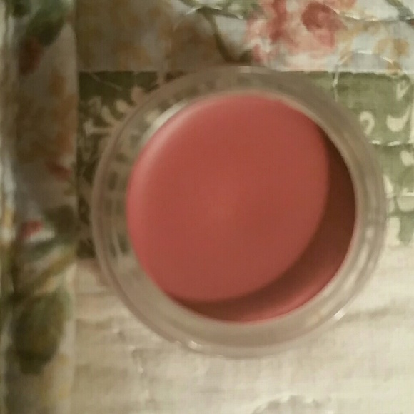 Lise watier  cream blush