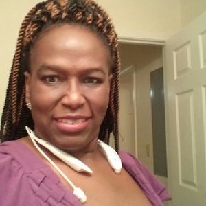 Meet your Posher, Angela