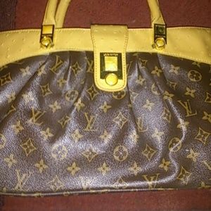 Louis Vuitton purse